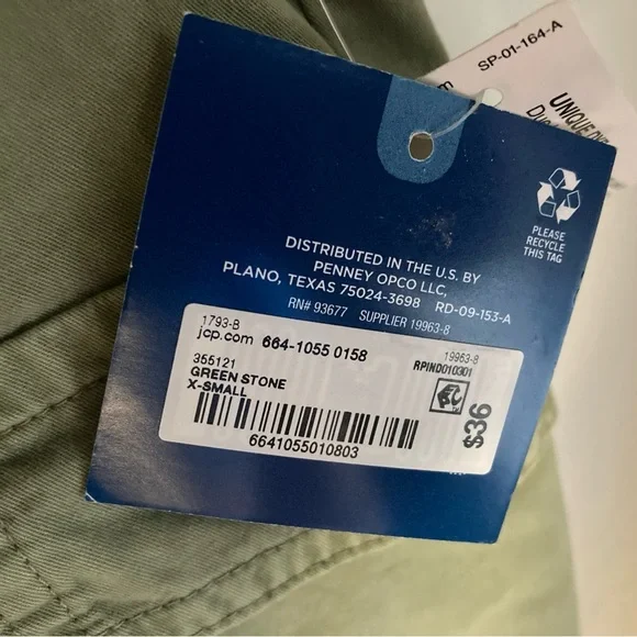 ARIZONA JEAN CO Women's Green Cargo Shorts - Picture 4 of 6